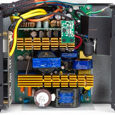 Вид платы блока питания Fractal Design Newton R3 600W