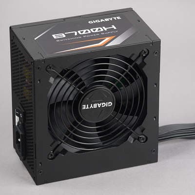 Внешний вид блока питания Gigabyte B700H