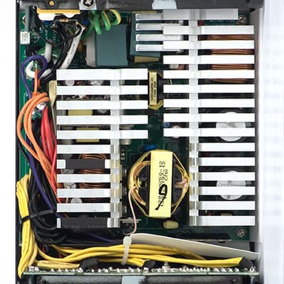 Вид платы блока питания SilverStone Strider Gold Evolution 750