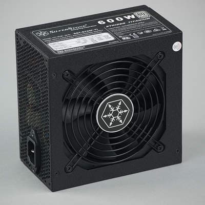 Внешний вид блока питания Silverstone Strider Titanium 600 (ST60F-TI)