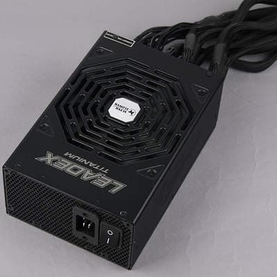 Внешний вид блока питания Super Flower Leadex Titanium 1600W (SF-1600F14HT)