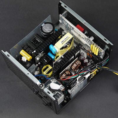 Вид платы блока питания Thermaltake Toughpower Grand RGB 750W Gold (TPG-0750F-R)