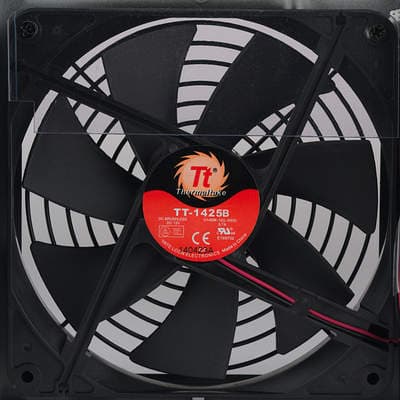 Вентилятор блока питания Thermaltake Урал 650 Вт