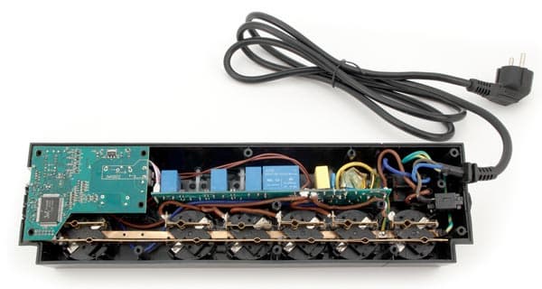 EnerGenie EG-PMS-LAN: программируемый фильтр питания с LAN-интерфейсом, Внутреннее устройство