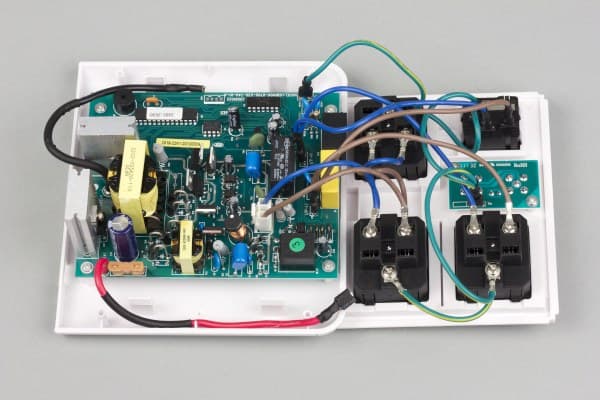 внутреннее устройство ИБП Krauler iMAG-700