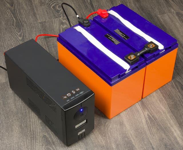 Источник бесперебойного питания Powercom INF-1500