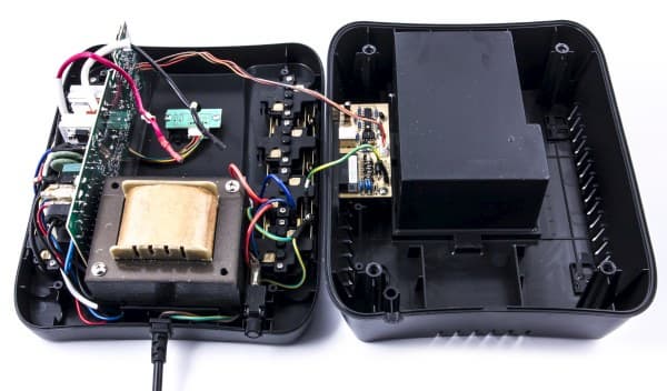 внутреннее устройство ИБП PowerCom SPD-650U