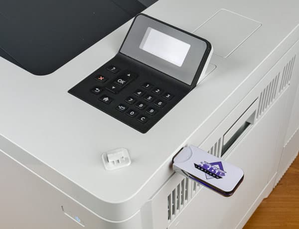 HP Color LaserJet Enterprise M553dn, работа с USB-устройствами