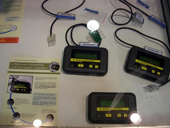 Универсальные программаторы для решений чипованных проблем с картриджами