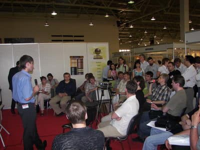 Дружеские и строгие варианты проведения занятий находили свою целевую аудиторию