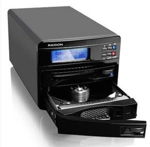 К компьютеру RAIDON GR3630-SB3 можно подключить с помощью интерфейса USB 3.0 или eSATA