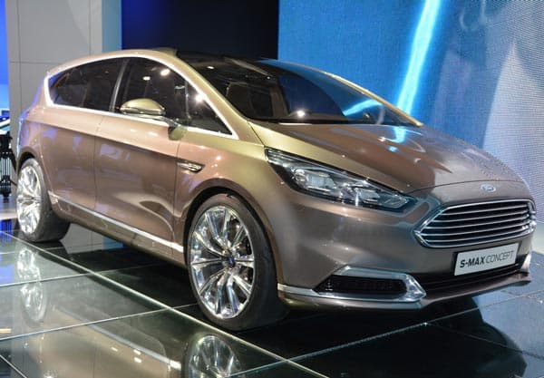 Когда фары на органических светодиодах появятся в серийных автомобилях Ford, пока неизвестно