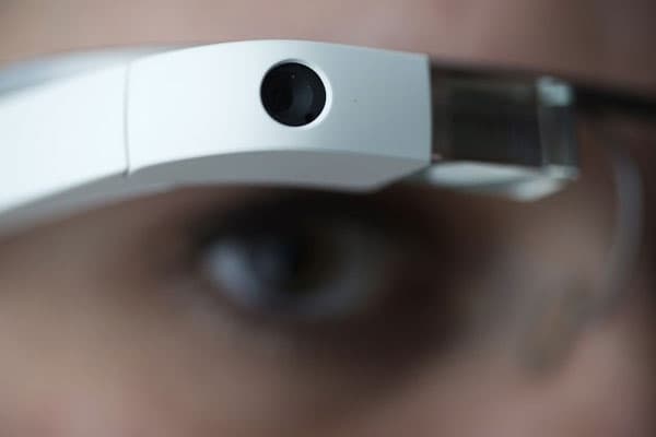 По предварительной информации, новая версия Google Glass будет дешевле своей предшественницы и сможет дольше работать без подзарядки