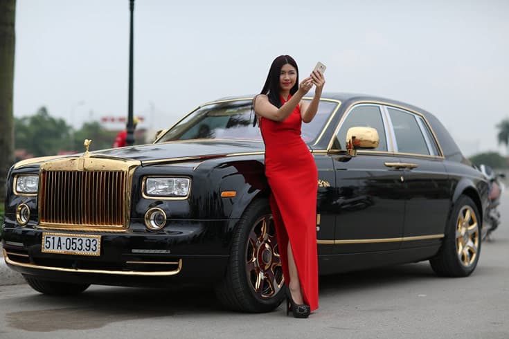 Процесс позолоты складывается из десятка последовательных шагов