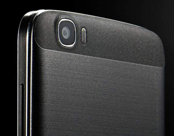 Смартфон Doogee T6 отличается дизайном боковой панели и аккумуляторной батареей емкостью 6250 мА·ч