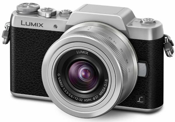 Беззеркальная камера Panasonic Lumix DMC-GF7 оснащена поворотным дисплеем