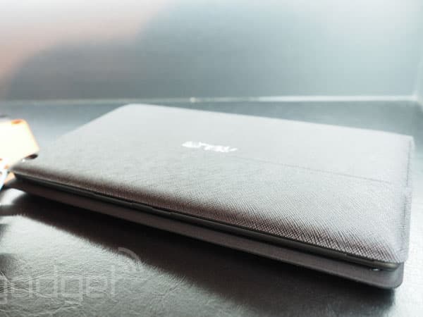 Специалисты Asus встроили в чехол для планшета акустическую систему 5.1