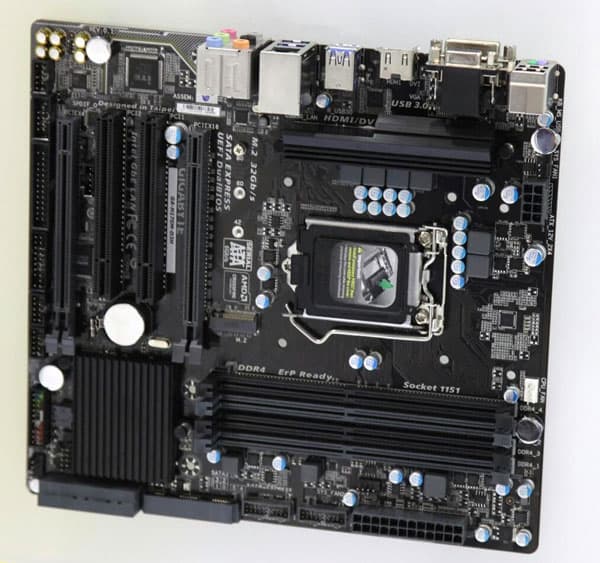 Подсистема питания процессора на плате Gigabyte B150M-D3H выполнена по схеме с шестью фазами