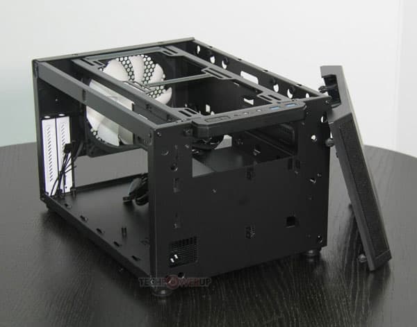 Корпус Fractal Design Core 500 рассчитан на платы типоразмера mini-ITX