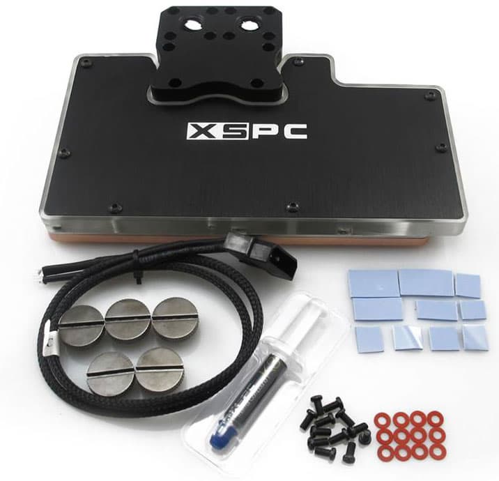 Визуальной изюминкой изделия является деталь из прозрачного пластика