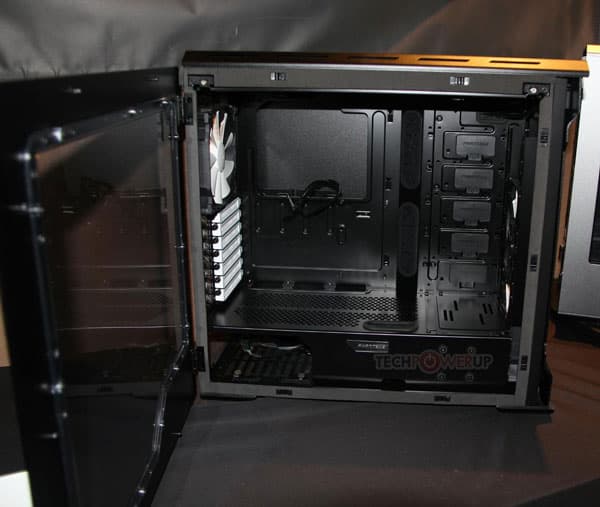 Корпус, получивший очевидное название Enthoo Evolv ATX, будет выпускаться в трех цветовых вариантах: черном, белом и сером