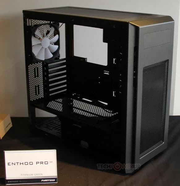 Внешне и компоновке этот категории Phanteks Enthoo Pro напоминает модель Enthoo Evolv ATX