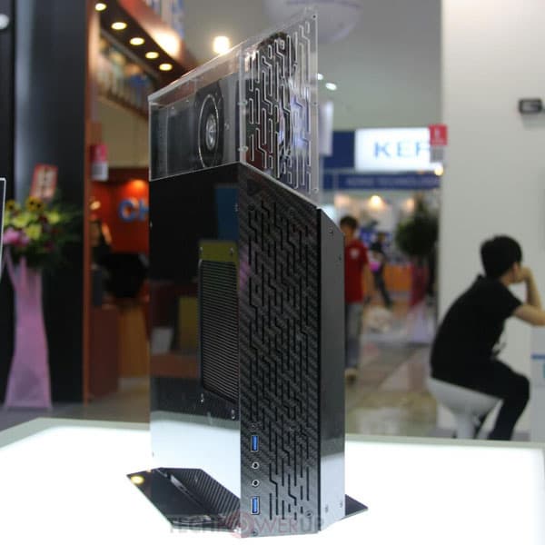 Компьютерный корпус DeepCool GamerStorm Nephrite рассчитан на системную плату типоразмера mini-ITX 