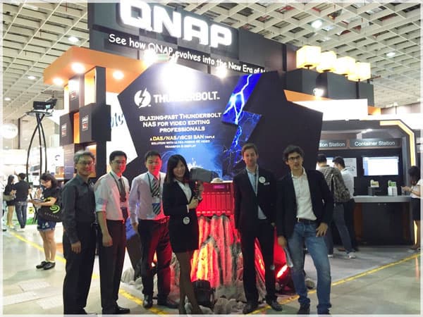 Сетевое хранилище QNAP TVS-871T оснащено интерфейсами Gigabit Ethernet и Thunderbolt 2