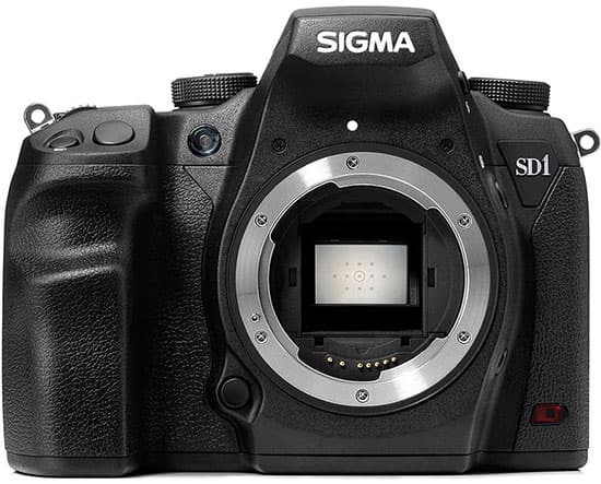 В датчике Foveon X3 пиксели, отвечающие за восприятие цветовых составляющих света, расположены слоями, а не рядом друг с другом