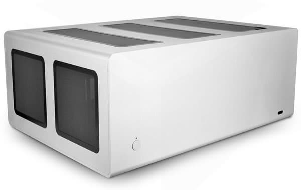 Корпус Streacom F12C выпускается в черном и серебристом вариантах