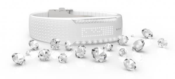 Умный браслет Polar Loop Crystal украшен кристаллами Swarovski