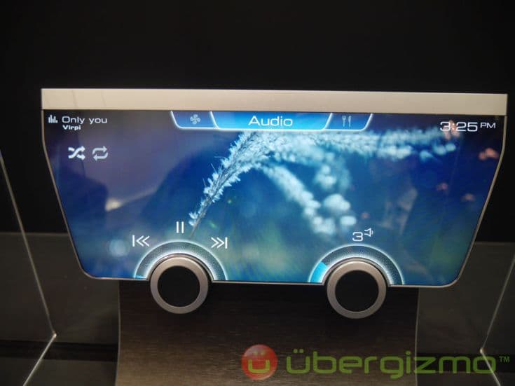 Sharp показала новые виды дисплеев Free Form Display