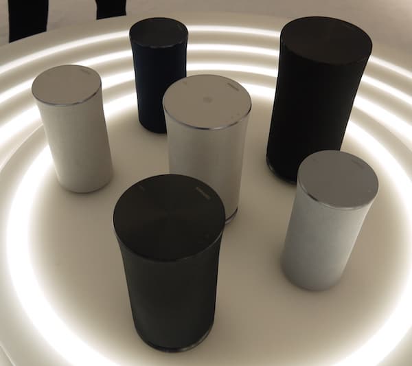 Подключение к источнику звука может осуществляться через Wi-Fi и Bluetooth<img src=