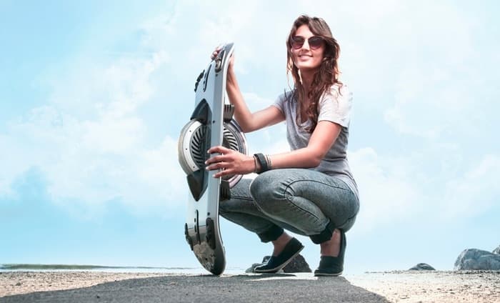 изобретатели Hoverboard утверждают, что их доска способна подарить ощущения парения над землей