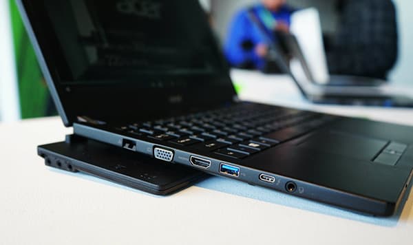 Acer TravelMate P658