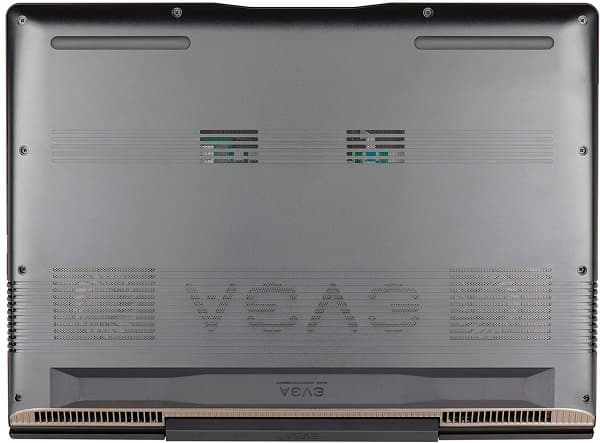 Ноутбук EVGA SC17 оснащен кнопкой Clear CMOS для обнуления результатов экспериментов