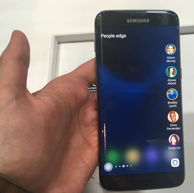 Представлены смартфоны Samsung Galaxy S7 и Galaxy S7 edge