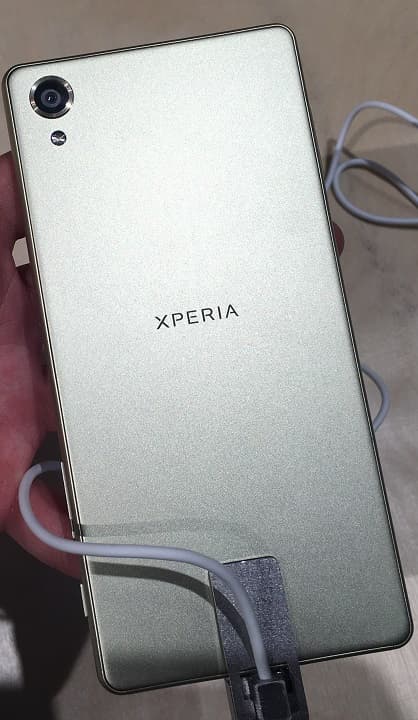 Sony Xperia XA и Xperia X: смартфоны с гибридным автофокусом и возможностью съемки при плохом освещении