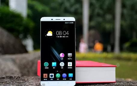 Смартфон Qiku 360 получил 4 ГБ оперативной, 128 ГБ флэш-памяти и сдвоенную камеру