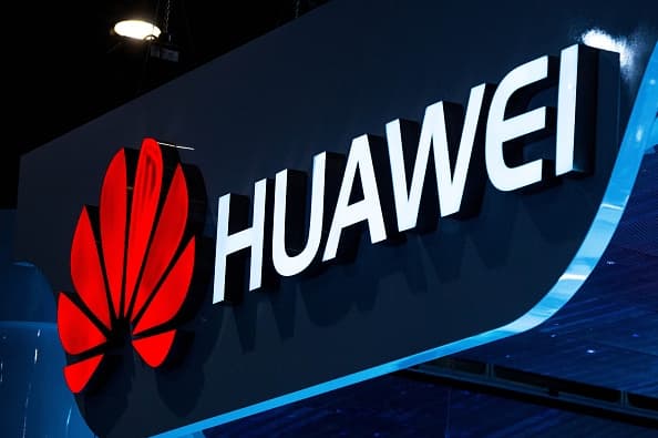 По слухам, смартфон Huawei P9 будет выпущен в четырех вариантах, анонс состоится в марте