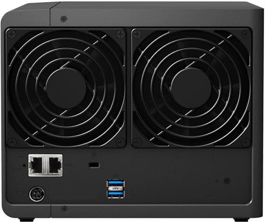 Хранилище с сетевым подключением Synology DiskStation DS416play рассчитано на четыре накопителя