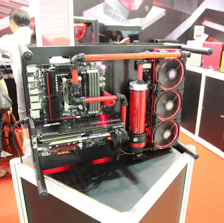 Габариты необычного изделия равны 288 x 590 x 420 мм