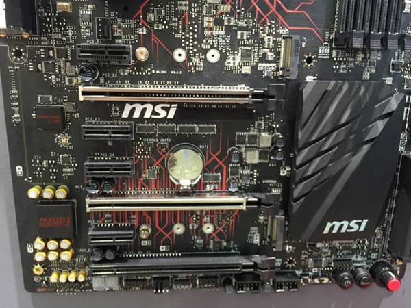 Прототип системной платы MSI на чипсете Intel Z270