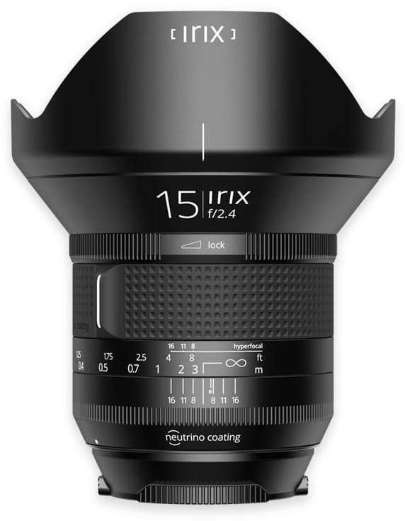 Маркировка полнокадрового объектива Irix 15mm f/2.4 Blackstone светится в темноте