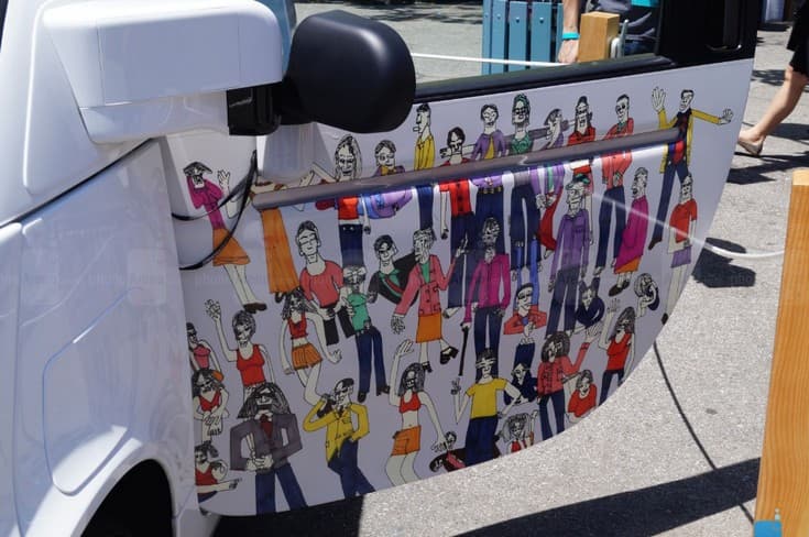 Беспилотное авто Google запечатлели снаружи и внутри