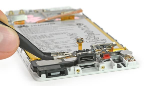Huawei P9 заработал у iFixit семь баллов