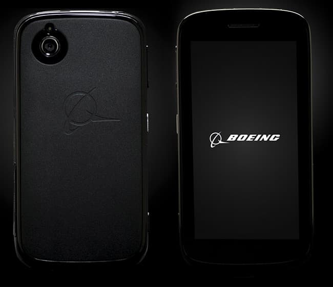 Глава АНБ тестирует защищенный смартфон Boeing Black