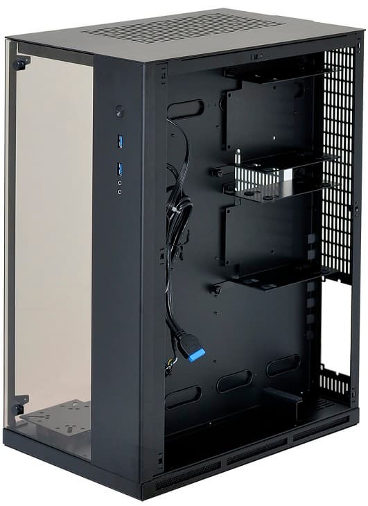 Корпус Lian-Li PC-O10 рассчитан на крупногабаритные системные платы и компактные БП