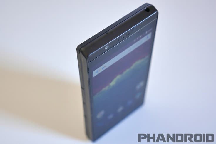 Смартфон Google Project Ara позирует на множестве фотографий
