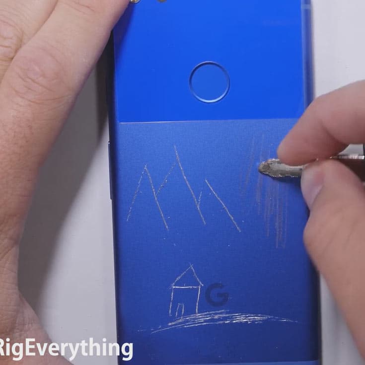 Смартфон Google Pixel подвергся варварскому испытанию на прочность